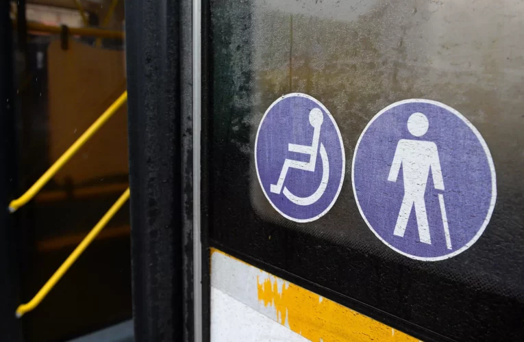 За высадку инвалида из общественного транспорта будут штрафовать